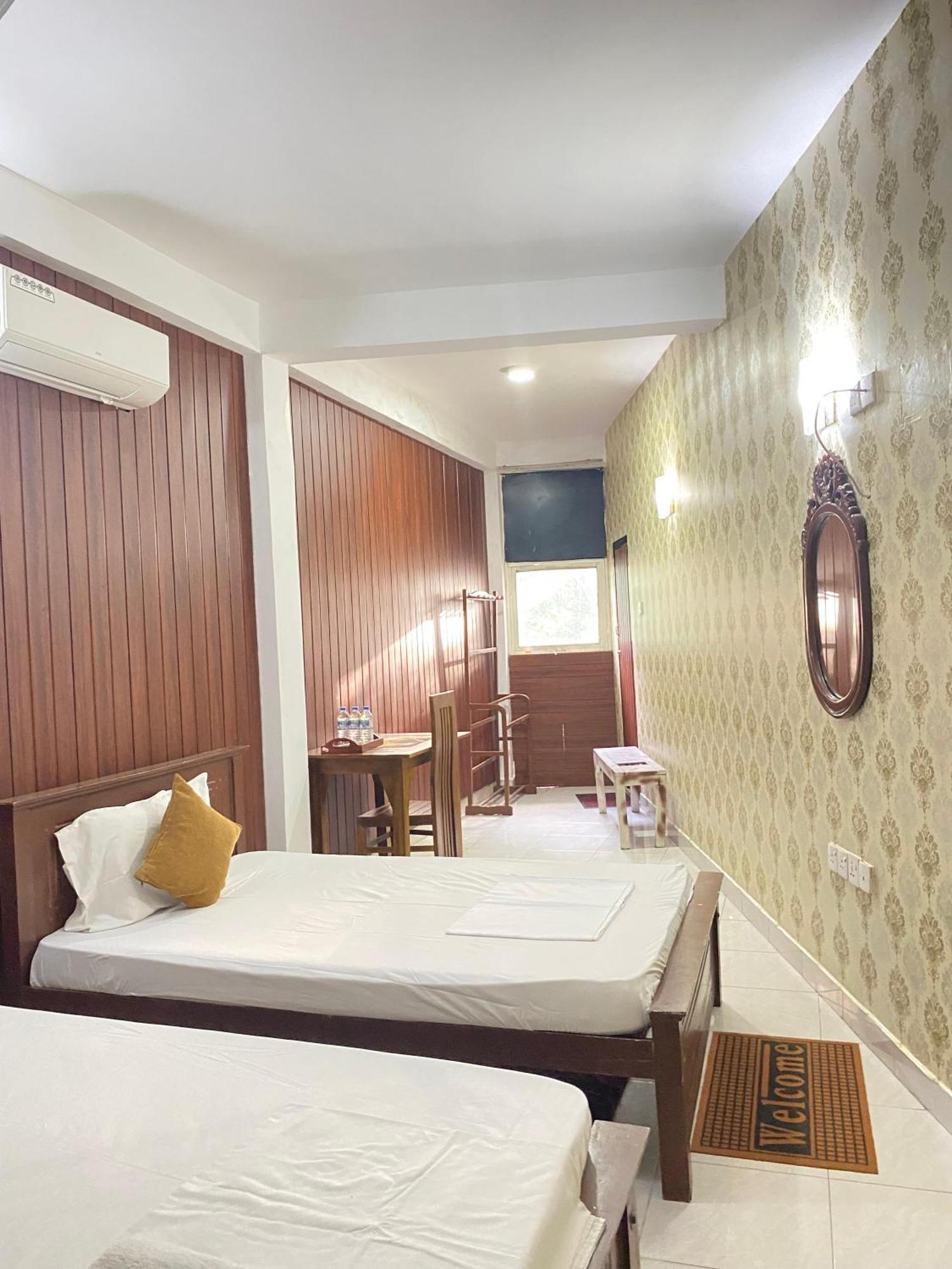 Airport City Hotel 卡图纳耶克 外观 照片