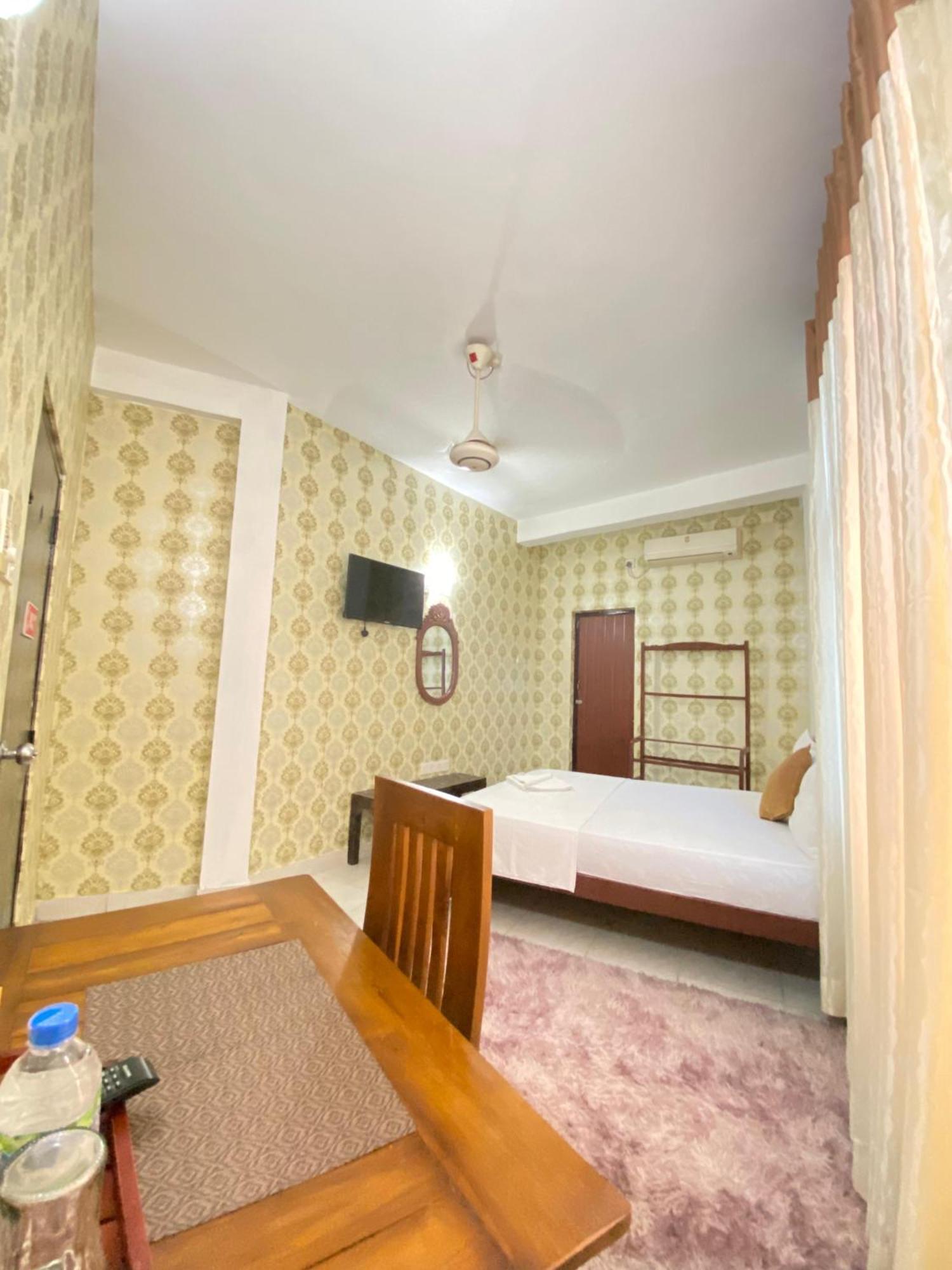 Airport City Hotel 卡图纳耶克 外观 照片