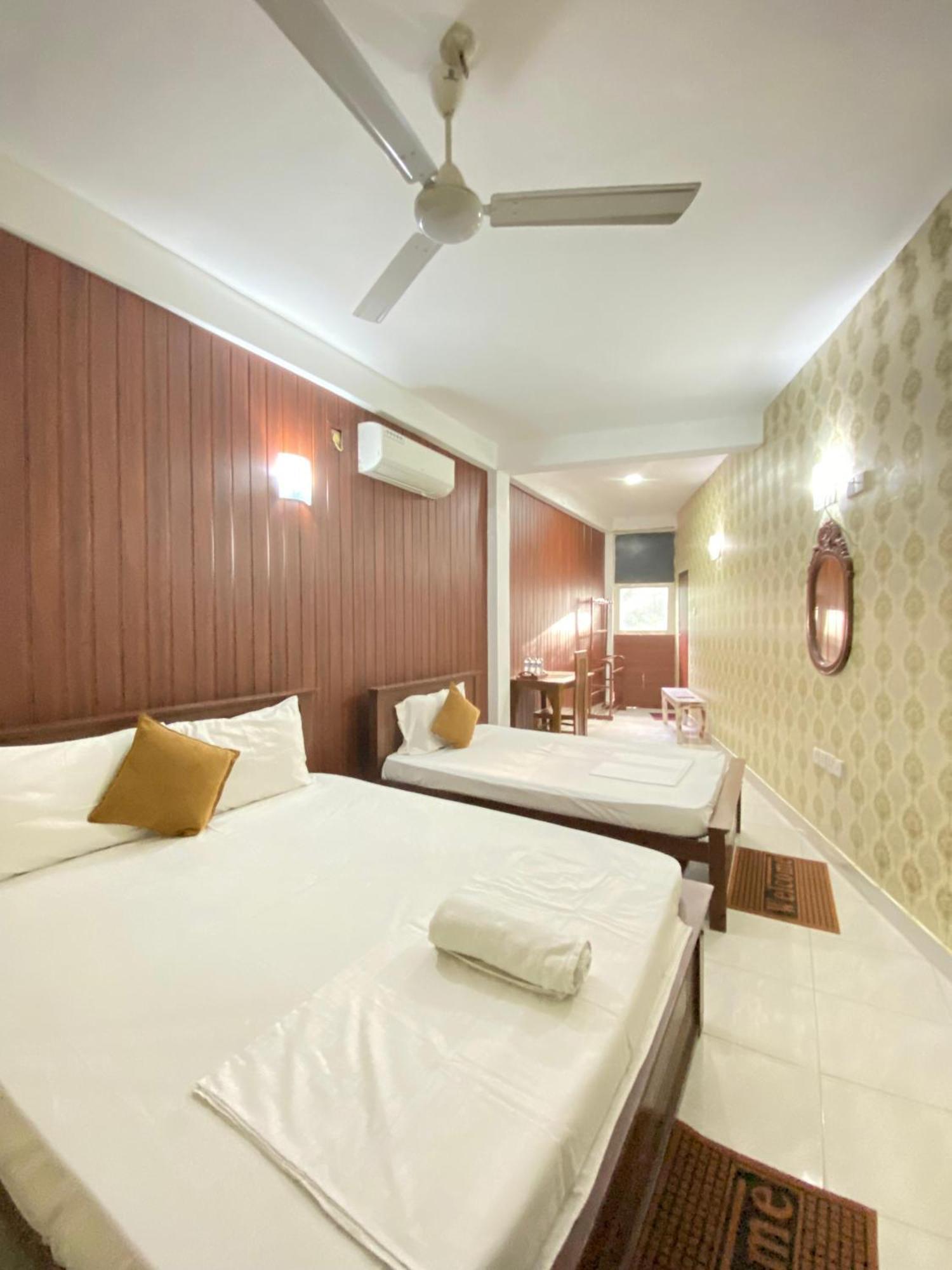 Airport City Hotel 卡图纳耶克 外观 照片