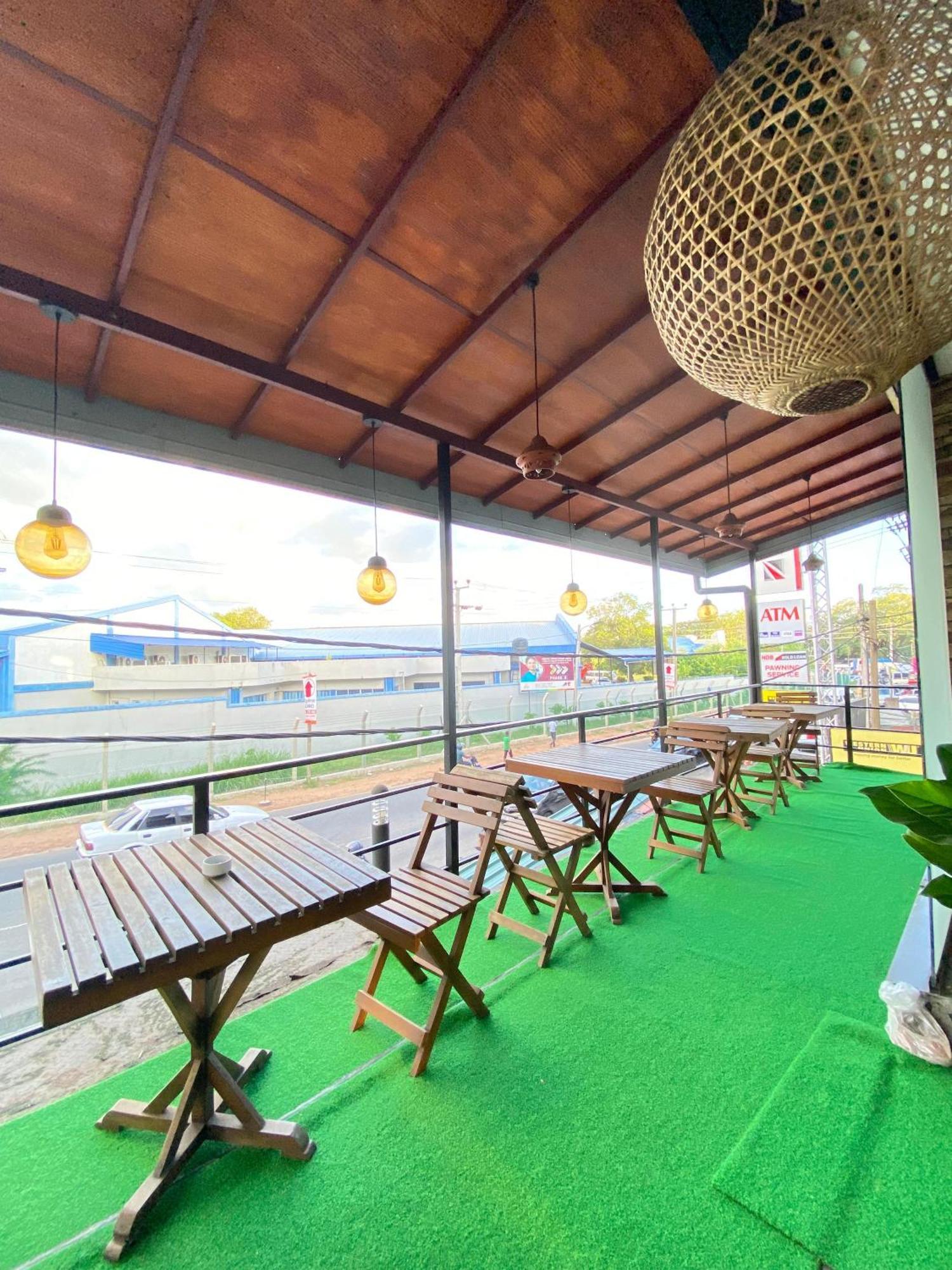 Airport City Hotel 卡图纳耶克 外观 照片